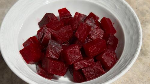 Как приготовить свеклу, чтобы она была вкусной и полезной. Как запекать свеклу правильно и вкусно: два способа и секреты для сочности и аромата