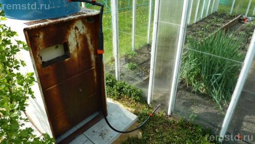 Система полива из бочки. Делаем капельный полив в теплице из бочки