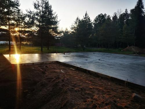 Какова стоимость железобетонной монолитной фундаментной плиты по сравнению с другими видами фундаментов. Смета: плитные фундаменты