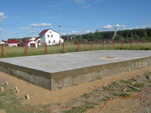 Как избежать ошибок при заливке плиты на ленточный фундамент. Технология изготовления