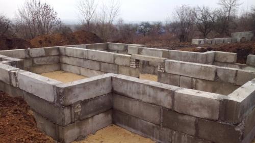 Как правильно установить ЖБИ блоки для фундамента. Типы блоков, классификация