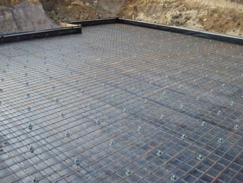 Какие особенности установки плитного фундамента на разных типах грунтов. Монолитный плитный фундамент на разных типах грунтов