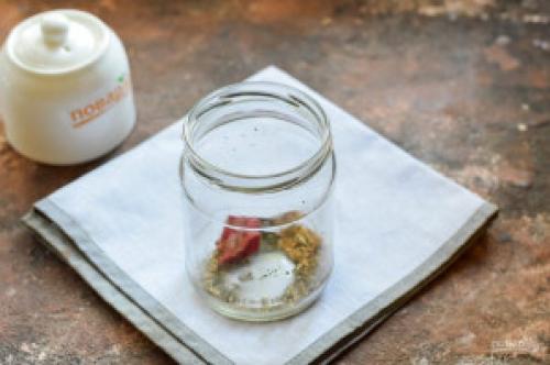 Помидоры с базиликом на зиму. Маринованные помидоры с базиликом