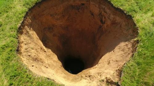 Как выкопать яму глубиной 2 метра. Насколько глубокую яму можно выкопать лопатой? Рассказываю с научной точки зрения