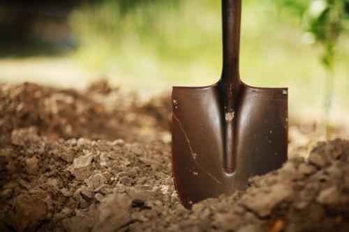 Приспособление для копки огорода. Критерии выбора лопаты для копания