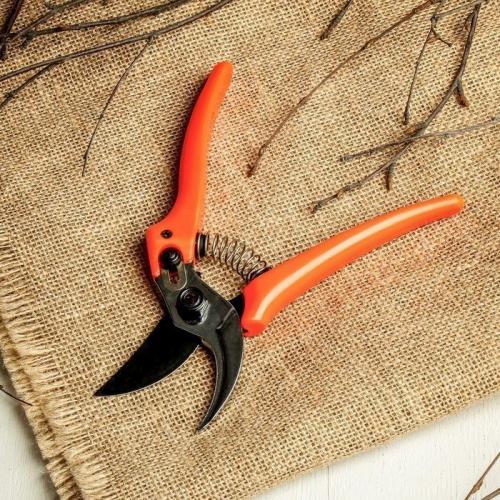 Приспособления для облегчения труда на огороде. 7 необязательных инструментов, наличие которых сможет облегчить труд огородника