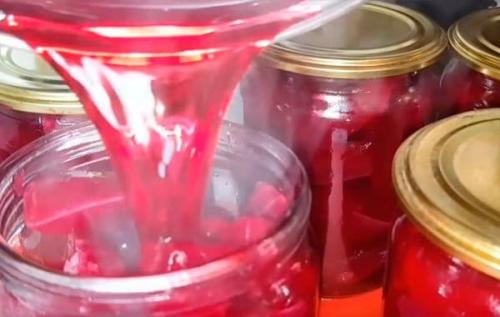 Сырая маринованная свекла на зиму. Как сделать очень вкусную маринованную свеклу на зиму — простой и правильный рецепт