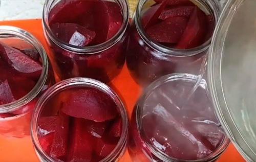 Сырая маринованная свекла на зиму. Как сделать очень вкусную маринованную свеклу на зиму — простой и правильный рецепт