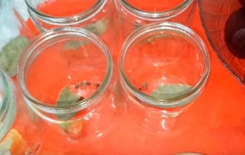 Сырая маринованная свекла на зиму. Как сделать очень вкусную маринованную свеклу на зиму — простой и правильный рецепт