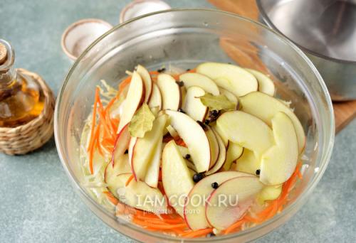 Рецепт квашеной капусты с яблоками антоновкой на зиму. Капуста с яблоками – правила приготовления 03