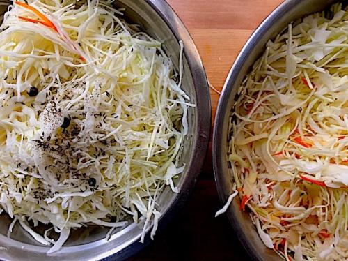 Квашеная капуста с яблоками в ведре. Рецепт классический, часть теоретическая: квасим капусту с яблоками без ошибок