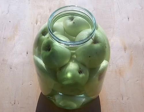 Моченые яблоки рецепт в кастрюле. Яблоки моченые на зиму в домашних условиях – 6 рецептов приготовления моченых яблок