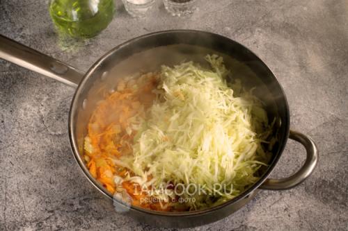 Капуста с мочеными яблоками. Тушеная капуста с мочеными яблоками 02