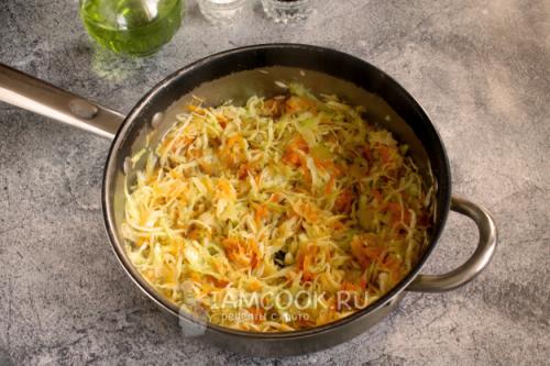 Капуста с мочеными яблоками. Тушеная капуста с мочеными яблоками 03