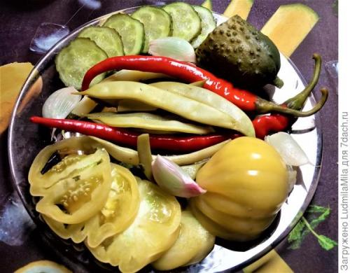 Квашеная капуста ассорти. Ассорти - квашеные овощи на любой вкус