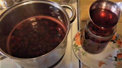 Как сохранить свеклу на зиму в банках. Свекла на зиму в банках — 10 простых и очень вкусных рецептов