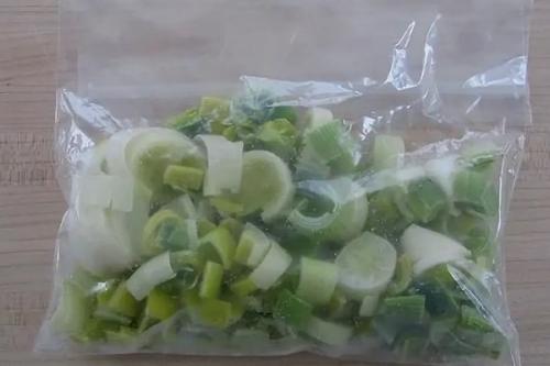 Как заморозить лук-порей на зиму