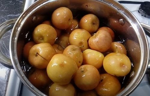 Что приготовить из ранеток. Варенье из ранеток на зиму — простые рецепты целиком и дольками