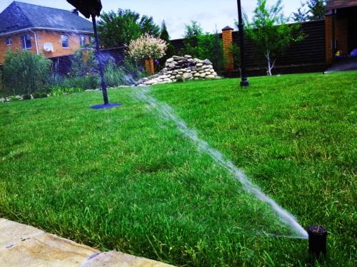 Автополив своими руками для газона. Полив газона — из каких элементов состоит система автополива. 100 фото проектирования и монтажа системы