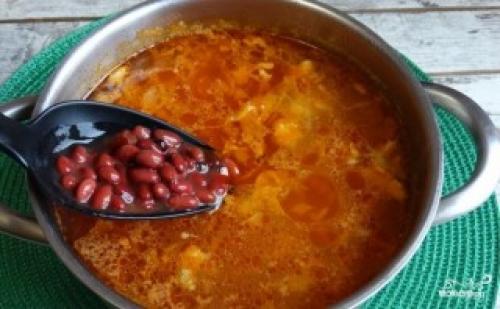 Какие ингредиенты нужны для приготовления щи из молодой капусты с красной фасолью. Щи с консервированной фасолью