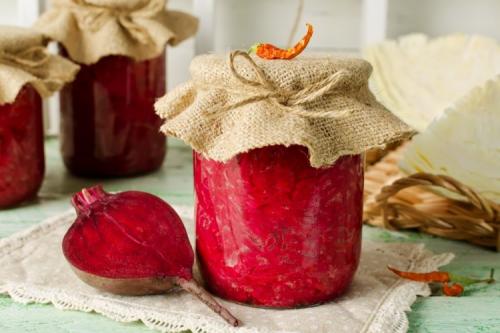 Какие рецепты можно приготовить из моркови и свеклы, которые убраны на зиму. 15 салатов из свеклы на зиму, которые всегда получаются вкусными