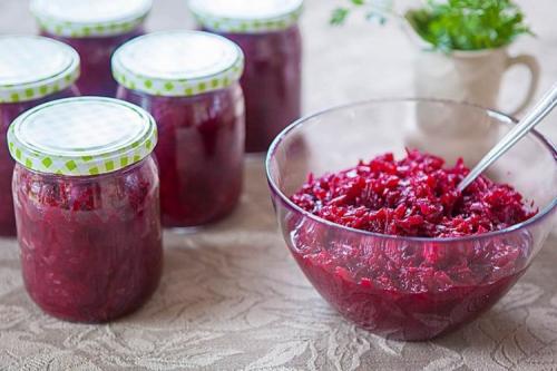 Какие рецепты можно приготовить из моркови и свеклы, которые убраны на зиму. 15 салатов из свеклы на зиму, которые всегда получаются вкусными