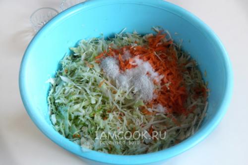 Необычный сочетанием: как приготовить квашеные яблоки с капустой 02