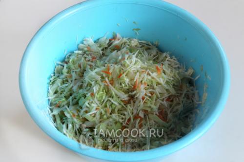 Необычный сочетанием: как приготовить квашеные яблоки с капустой 03