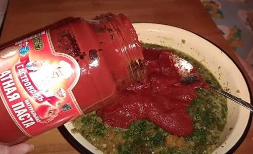 Аджика из петрушки на зиму — лучшие рецепты без варки