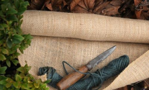 Чем обернуть деревья на зиму. Чем укрывать плодовые деревья