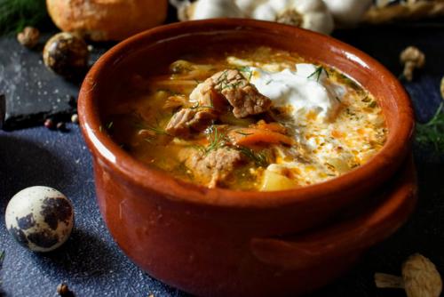 Новый вкус красных кислых щей: рецепт из квашеной капусты 21