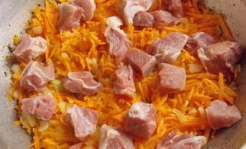 Как сочетать замороженную капусту с другими овощами и мясом в блюдах. Тушеная капуста с мясом на сковороде