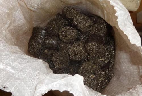 Прессованная шелуха подсолнечника. Евродрова из подсолнечника