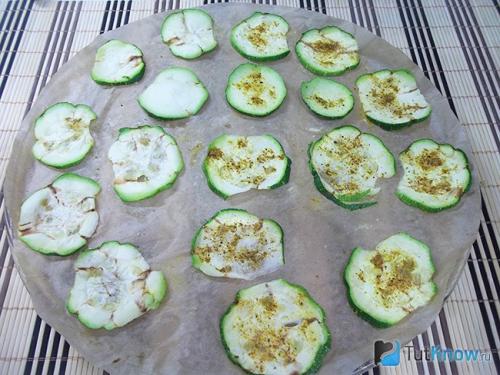 Как приготовить вкусные и хрустящие чипсы из кабачков в духовке 16 Как приготовить вкусные и хрустящие чипсы из кабачков в духовке 16