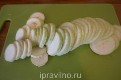 Чипсы из кабачков в духовке рецепт. Кабачковые чипсы: рецепт с пошаговыми фото