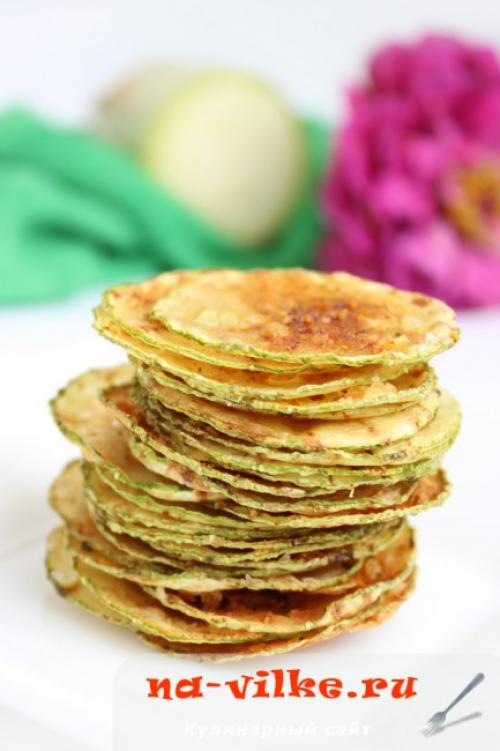 Возможно ли приготовить чипсы из цукини без использования духовки. Ингредиенты: