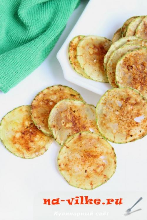 Возможно ли приготовить чипсы из цукини без использования духовки. Ингредиенты: