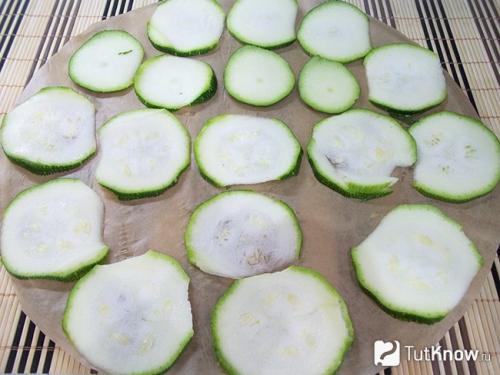 Как приготовить вкусные и хрустящие чипсы из кабачков в духовке 13 Как приготовить вкусные и хрустящие чипсы из кабачков в духовке 13