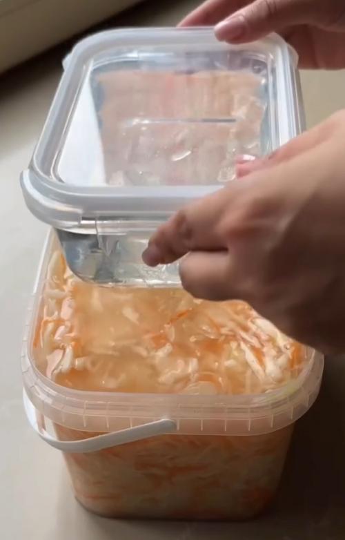 Вскуснейшая квашеная капуста.

