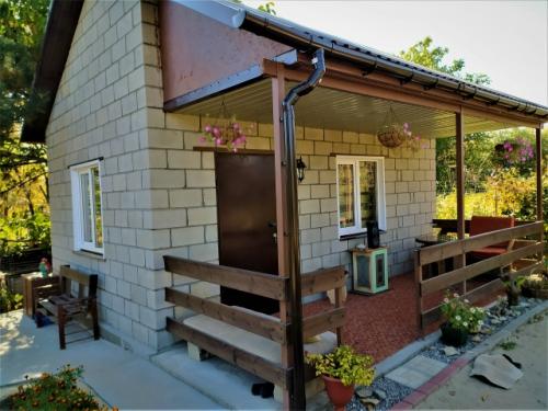 Построил дачный дом своими руками, только крышу строили нанятые рабочие. 05