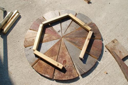 Оригинальная работа - столик для дачного быта. 04