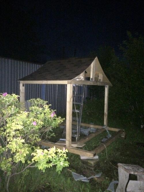 Процесс постройки детского игрового домика. 02