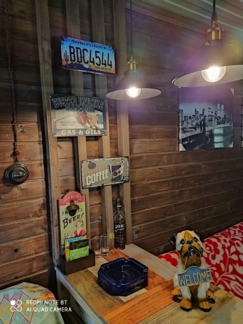 Построил дачный дом своими руками, только крышу строили нанятые рабочие. 03