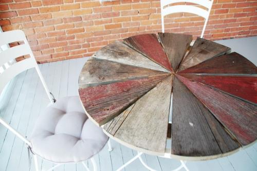 Оригинальная работа - столик для дачного быта.