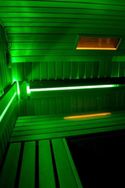 А у нас баня на колёсах: хотим к реке едем, хотим к озеру попариться. 09