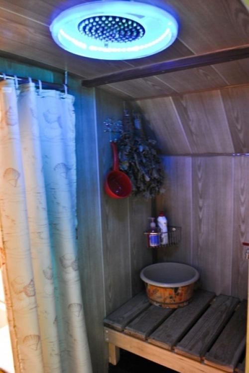 А у нас баня на колёсах: хотим к реке едем, хотим к озеру попариться. 06