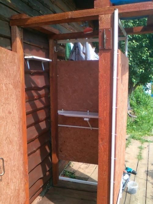 Делюсь своей работой: построила вот такие два летних душа. 04