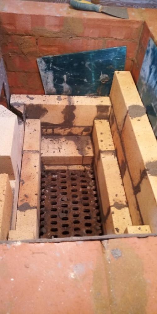 Процесс кладки банной печи с регулируемым нагревом бака. 02