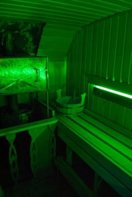 А у нас баня на колёсах: хотим к реке едем, хотим к озеру попариться. 08