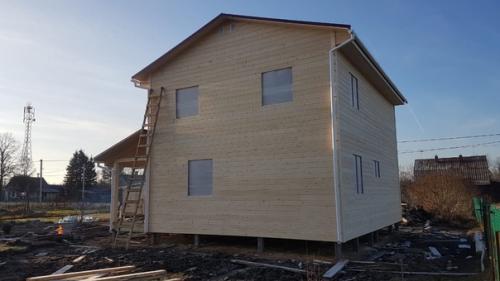 Мы продолжаем строительство каркасного загородного дома 9*9 м. с перекрёстным утеплением 200 мм. 01